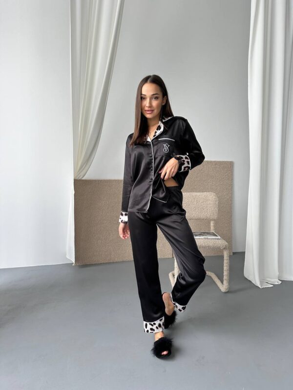 VS İpek Saten Siyah Leopar Detaylı