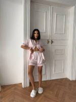 VS İpek Saten Pembe Beyaz Çizgili Klasik Şortlu Takım