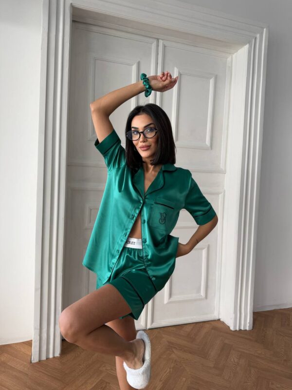 VS İpek Saten Yeşil Şortlu Takım
