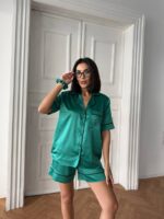 VS İpek Saten Yeşil Şortlu Takım