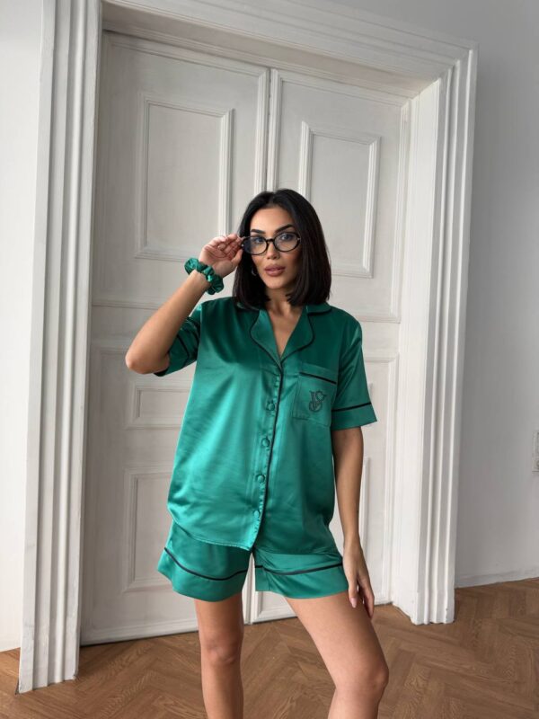 VS İpek Saten Yeşil Şortlu Takım